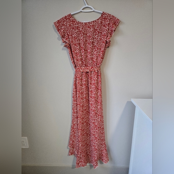 Chic Red Floral Maxi Dress - Picture 2 of 4